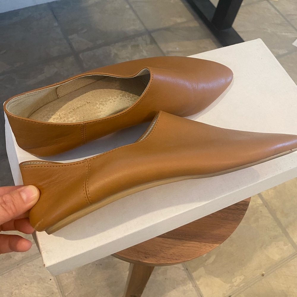 Beatrice Valenzuela Tobacco Babouche shoes in size 5 In very good condition.